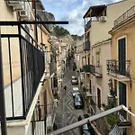 Casa Francesca * צ'פאלו